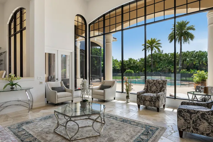 Open and Airy Entryway