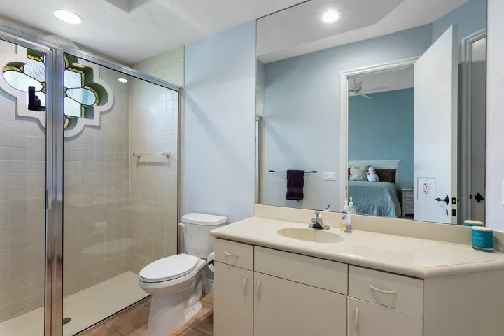 Fourth_Bathroom_web steep 13