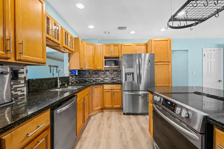 Plenty of counter space great entertaining options
