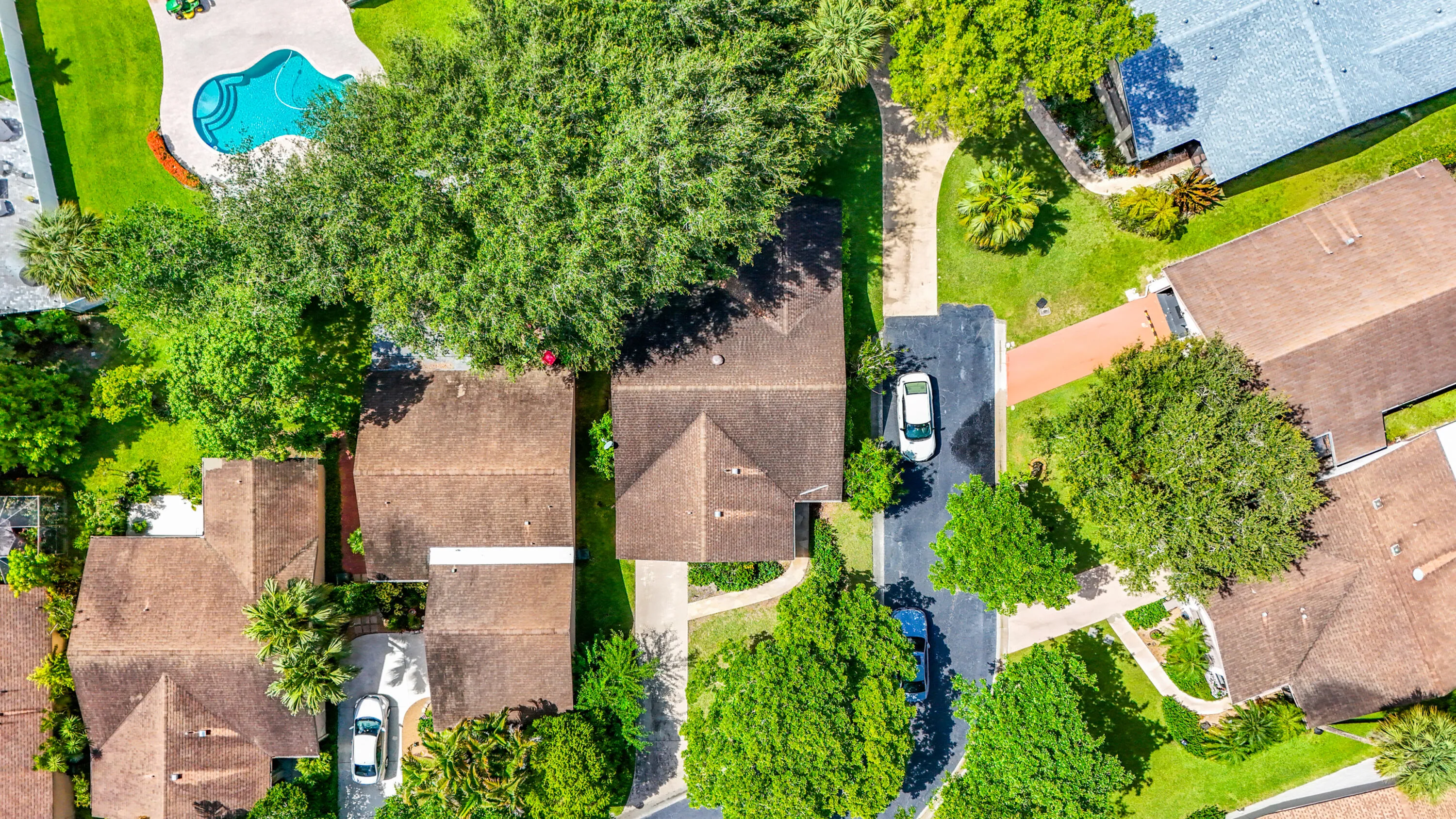 2208 Seagrape Circle-83