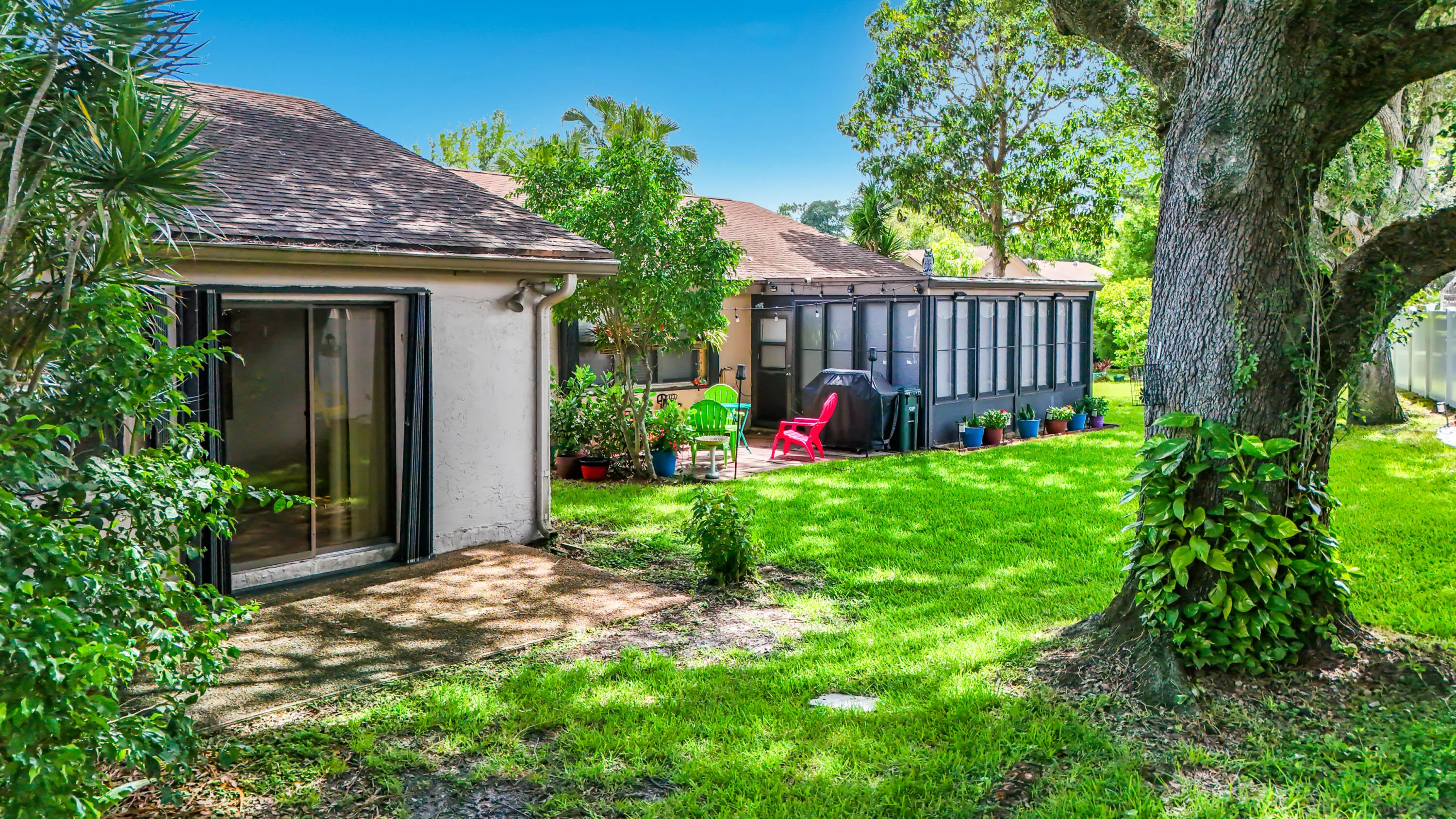 2208 Seagrape Circle-79
