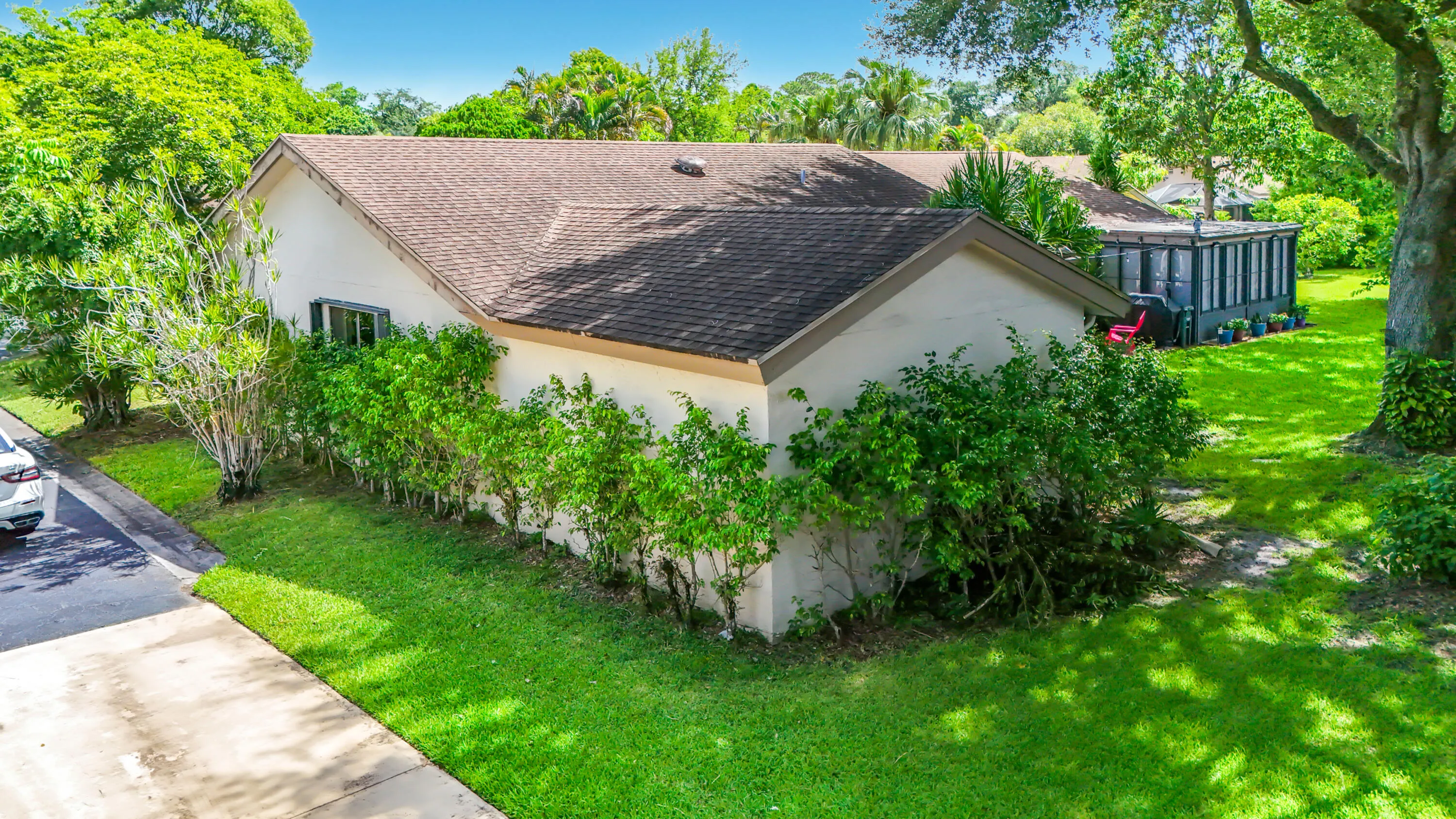 2208 Seagrape Circle-82