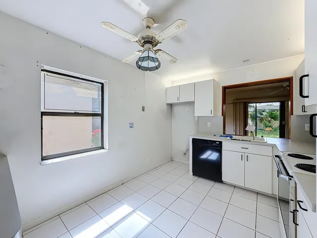 2208 Seagrape Circle-39