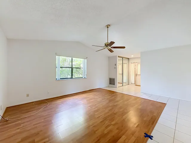 2208 Seagrape Circle-25