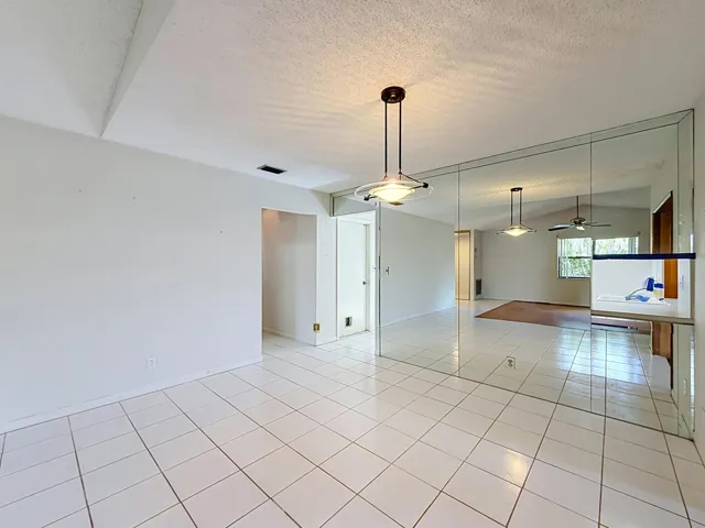 2208 Seagrape Circle-37