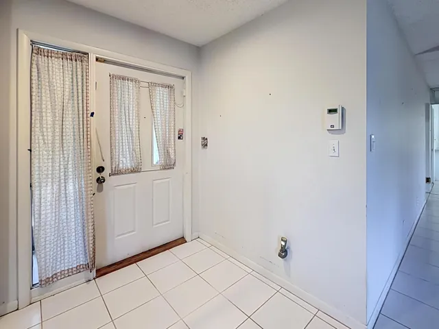2208 Seagrape Circle-20
