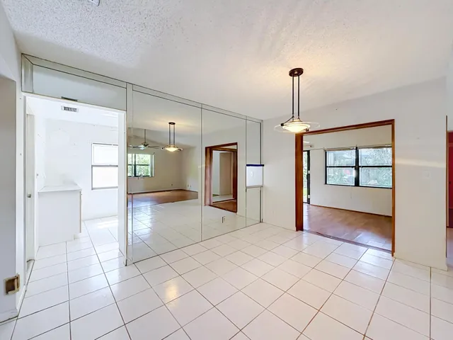 2208 Seagrape Circle-38