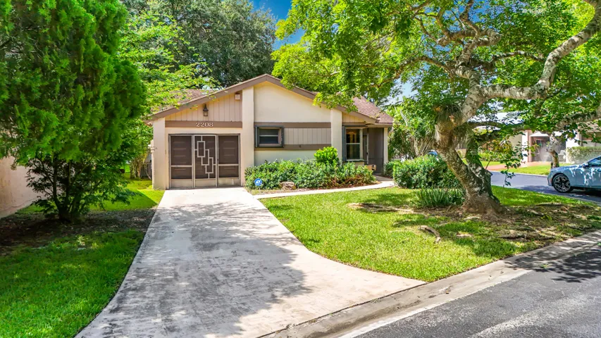 2208 Seagrape Circle-10