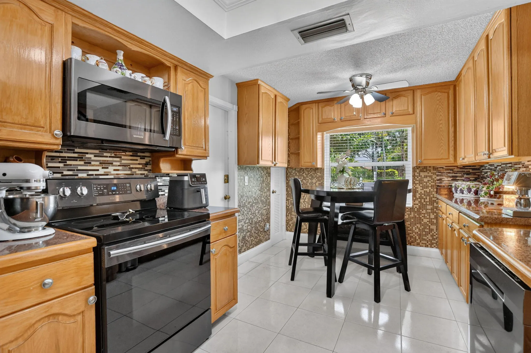 Kitchen/Dining