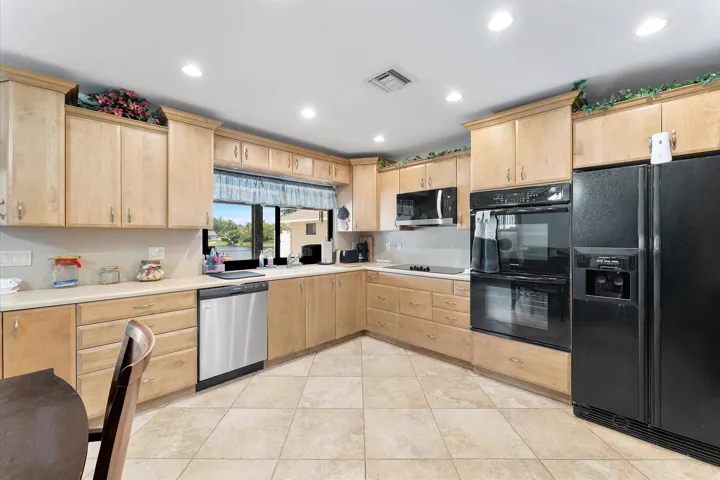 19-10349 SW 49th Manor_019