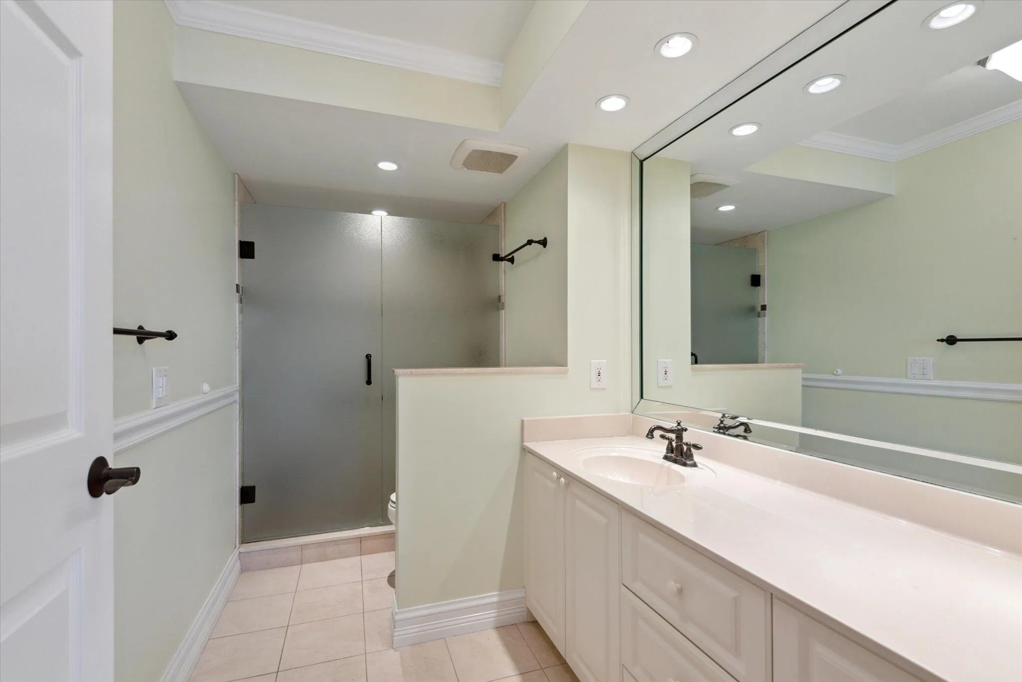 08-Kucharska-985 SE 19th Ave #303-8