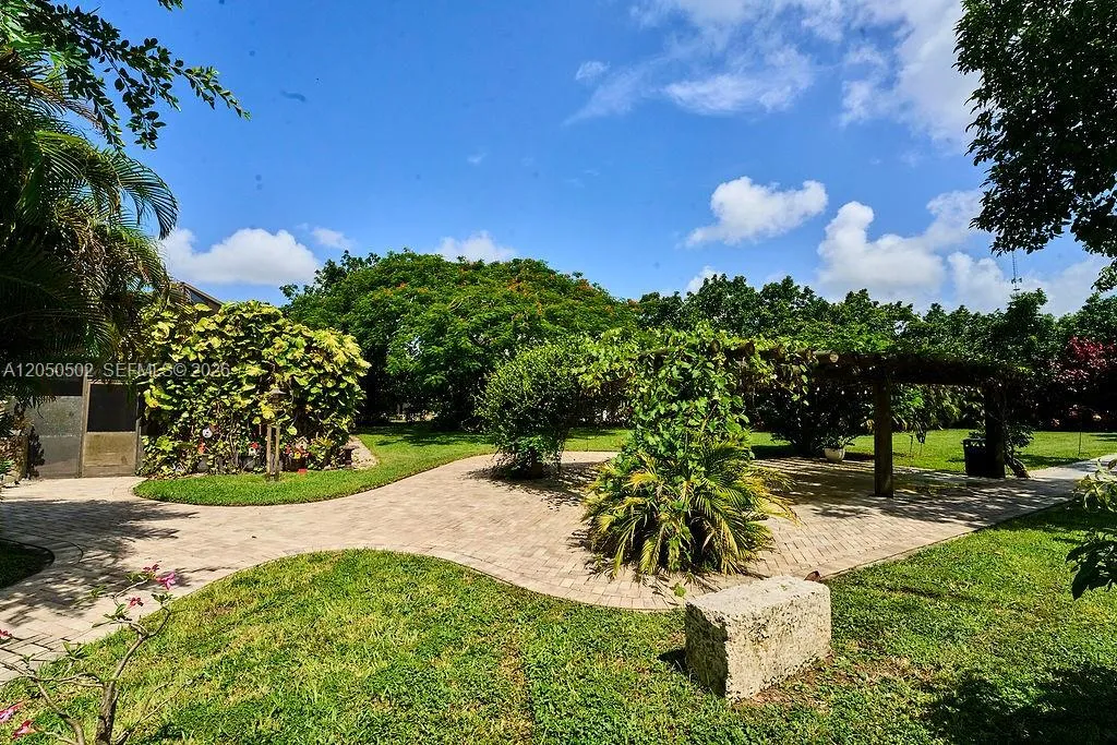 Property photo 24