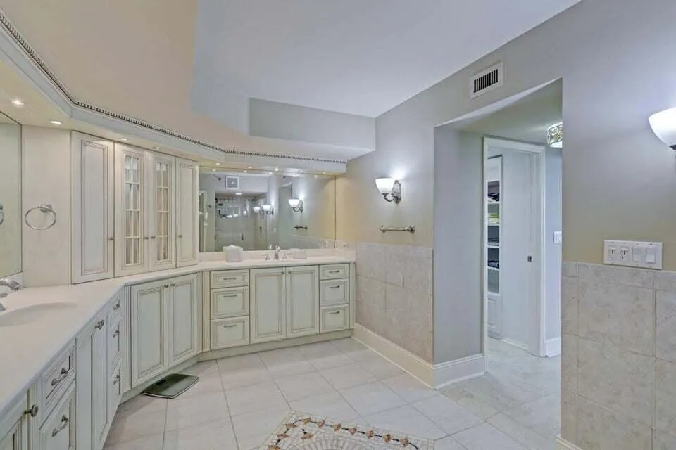 Owners Bathroom
