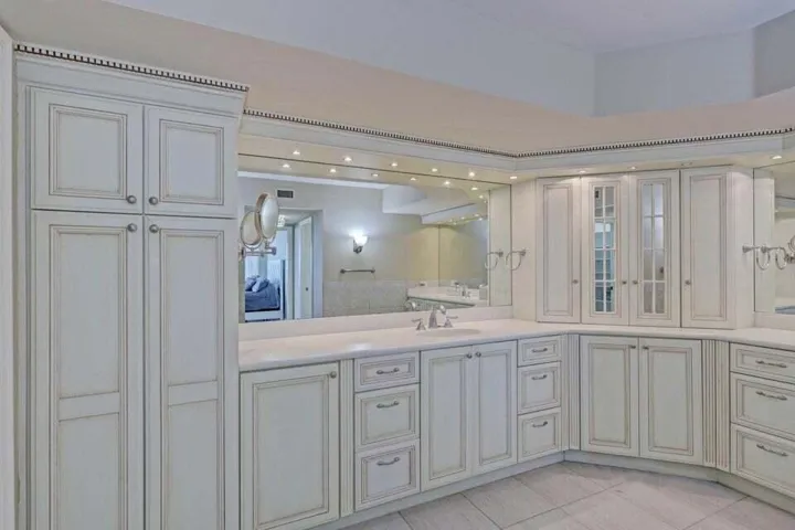 Owners Bathroom