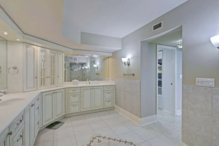 Owners Bathroom