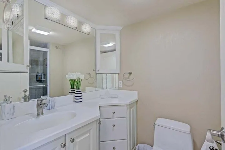 2nd Bathroom