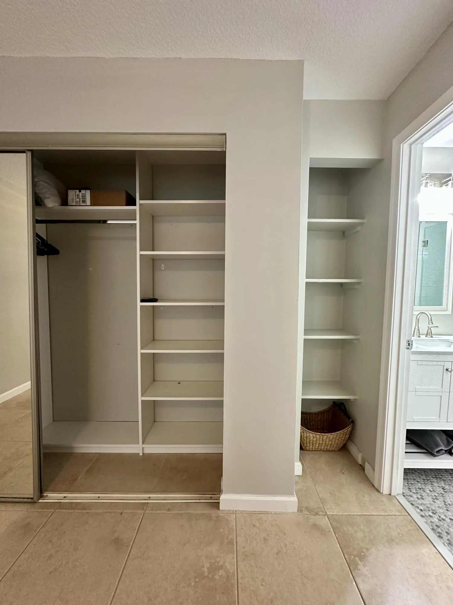 BahiaBedroom1ClosetBuiltIns