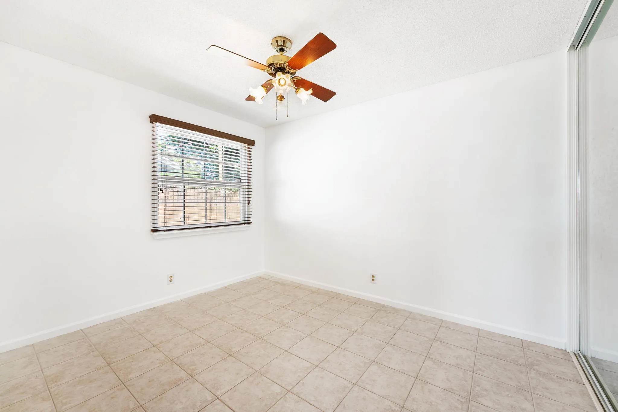 Guest bedroom 2
