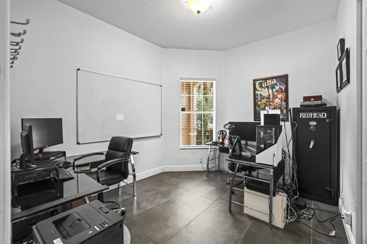 39-web-or-mls-3F2A8550Topaz
