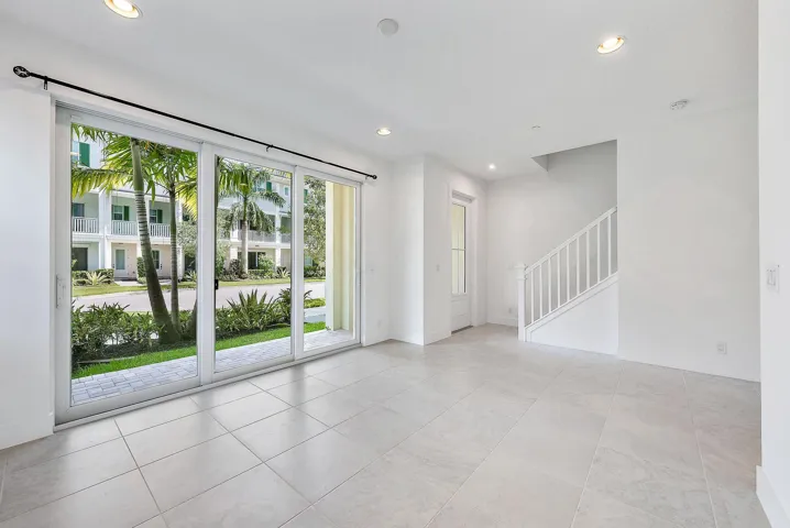 FAMILY ROOM VIEW