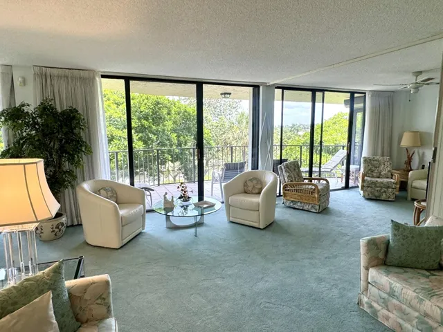 Living Rm & Balcony