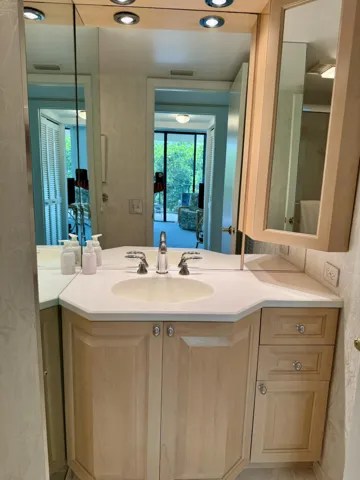 Hall Bath Pic 2
