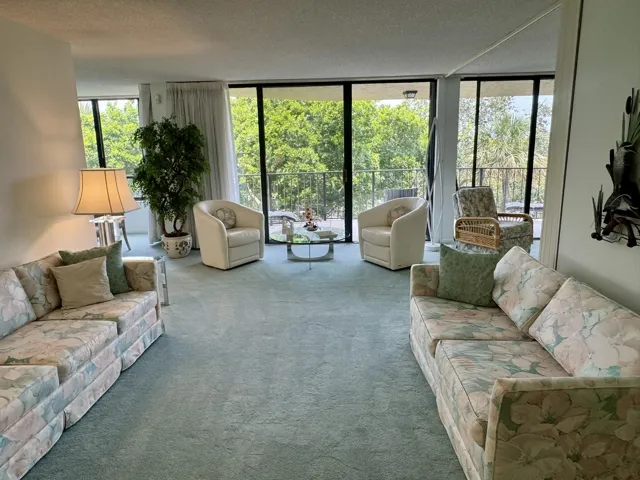 Living Rm