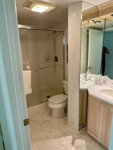 Hall Bath Pic 3