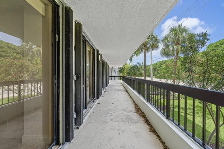 025-277NorthOceanBoulevard-104-BocaRaton