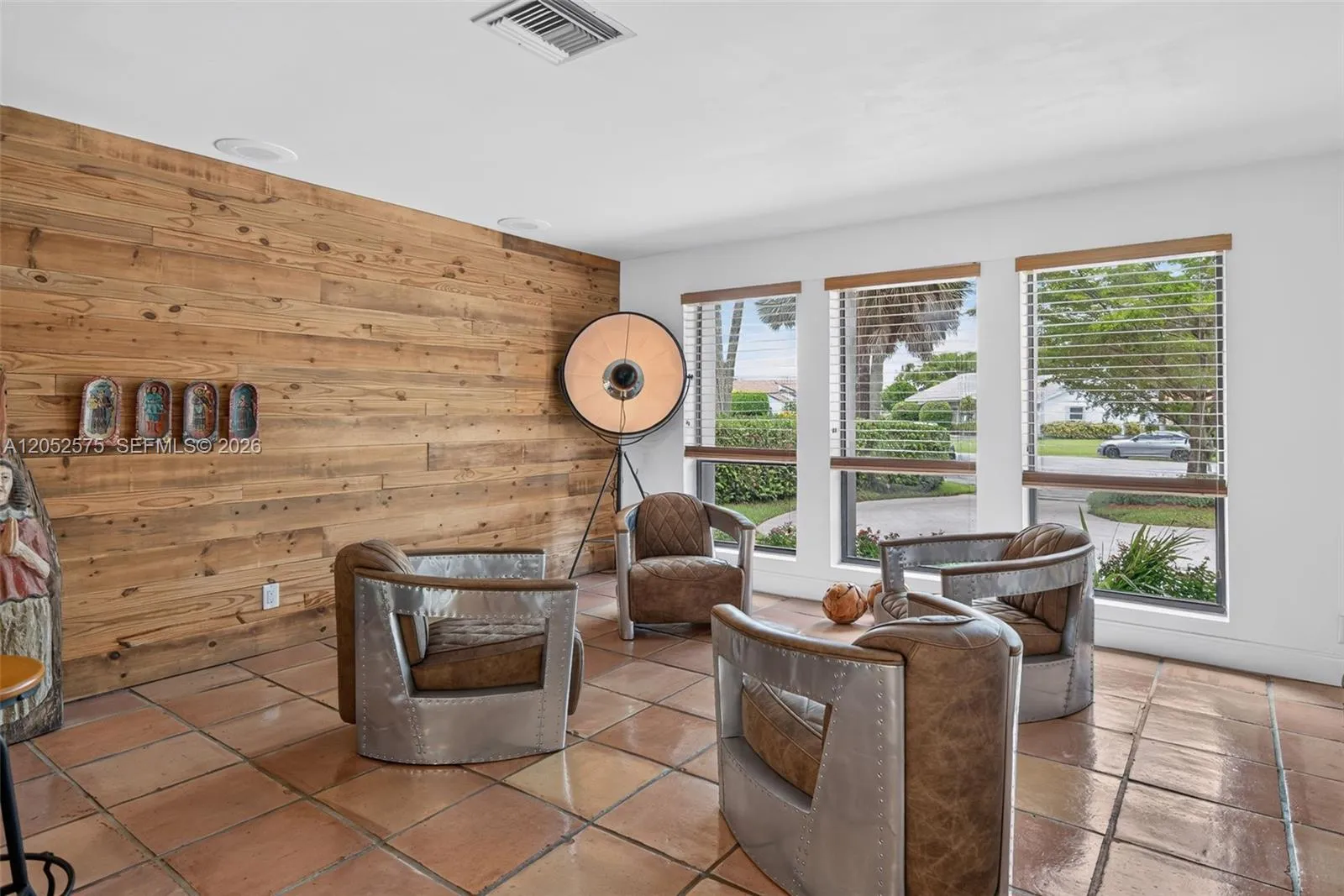 Photo 21 Photo 21