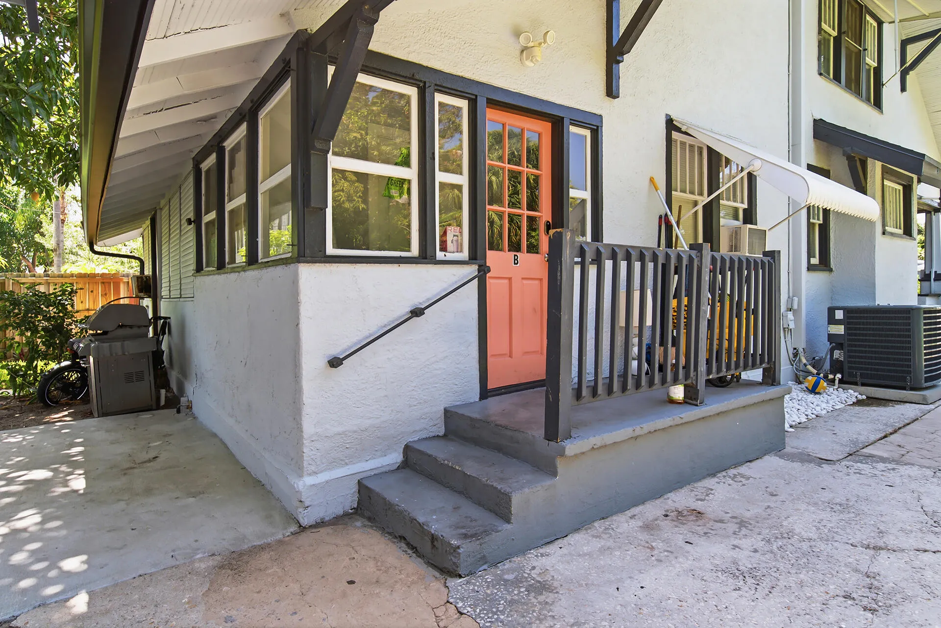 Main House Apartment (1st Floor) Entrance