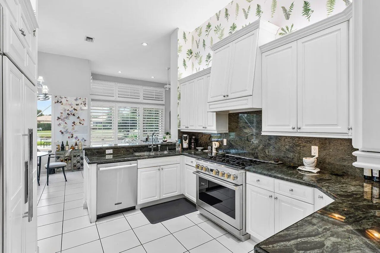 011-3BermudaLakeDrive-PalmBeachGardens-F