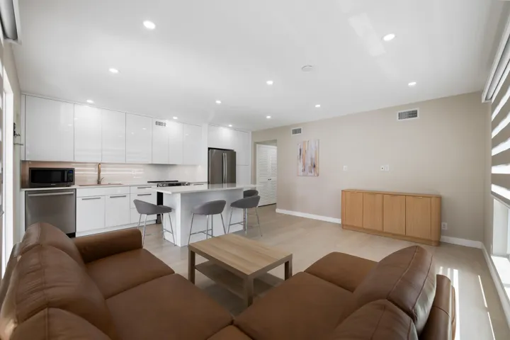 Kitchen/Living area
