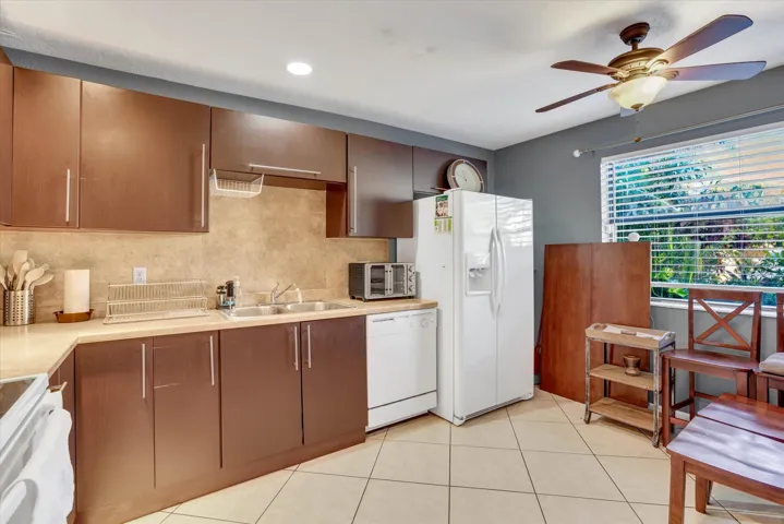 13-7357 NW 34th St-13