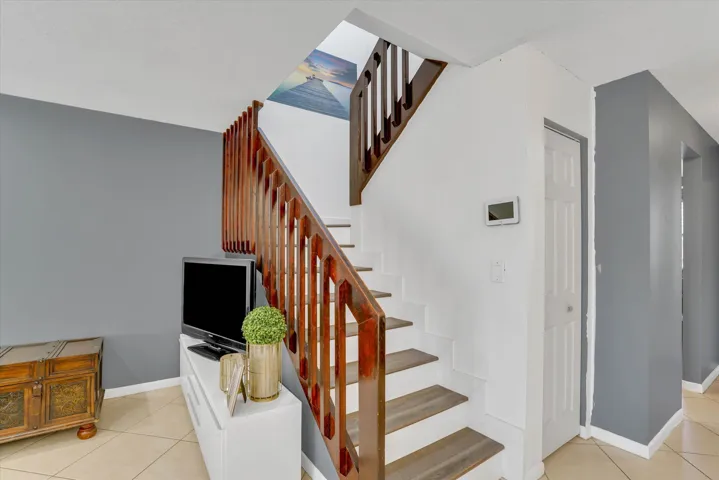 15-7357 NW 34th St-15