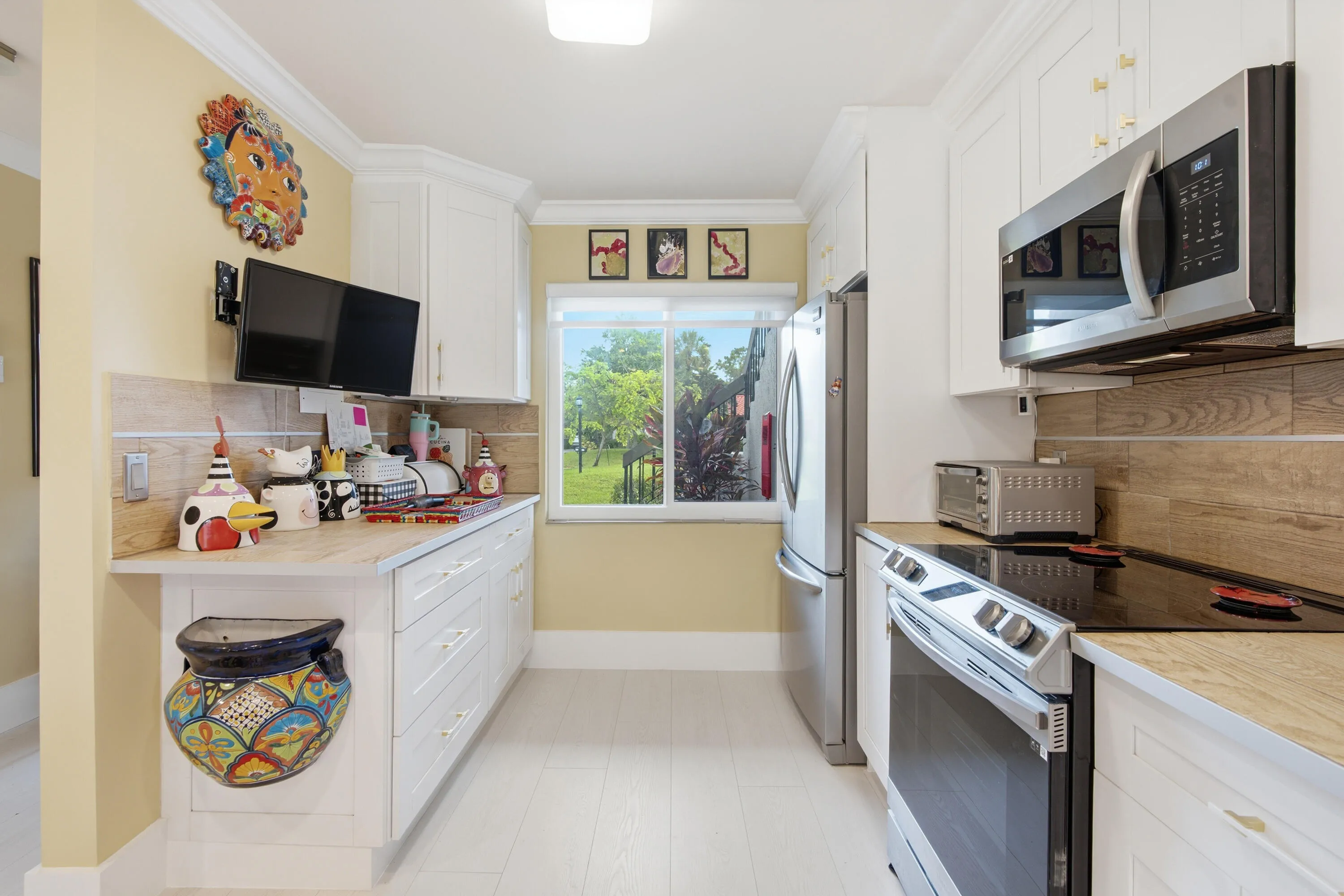 25_luxpro.media 9232 pecky cypress lane