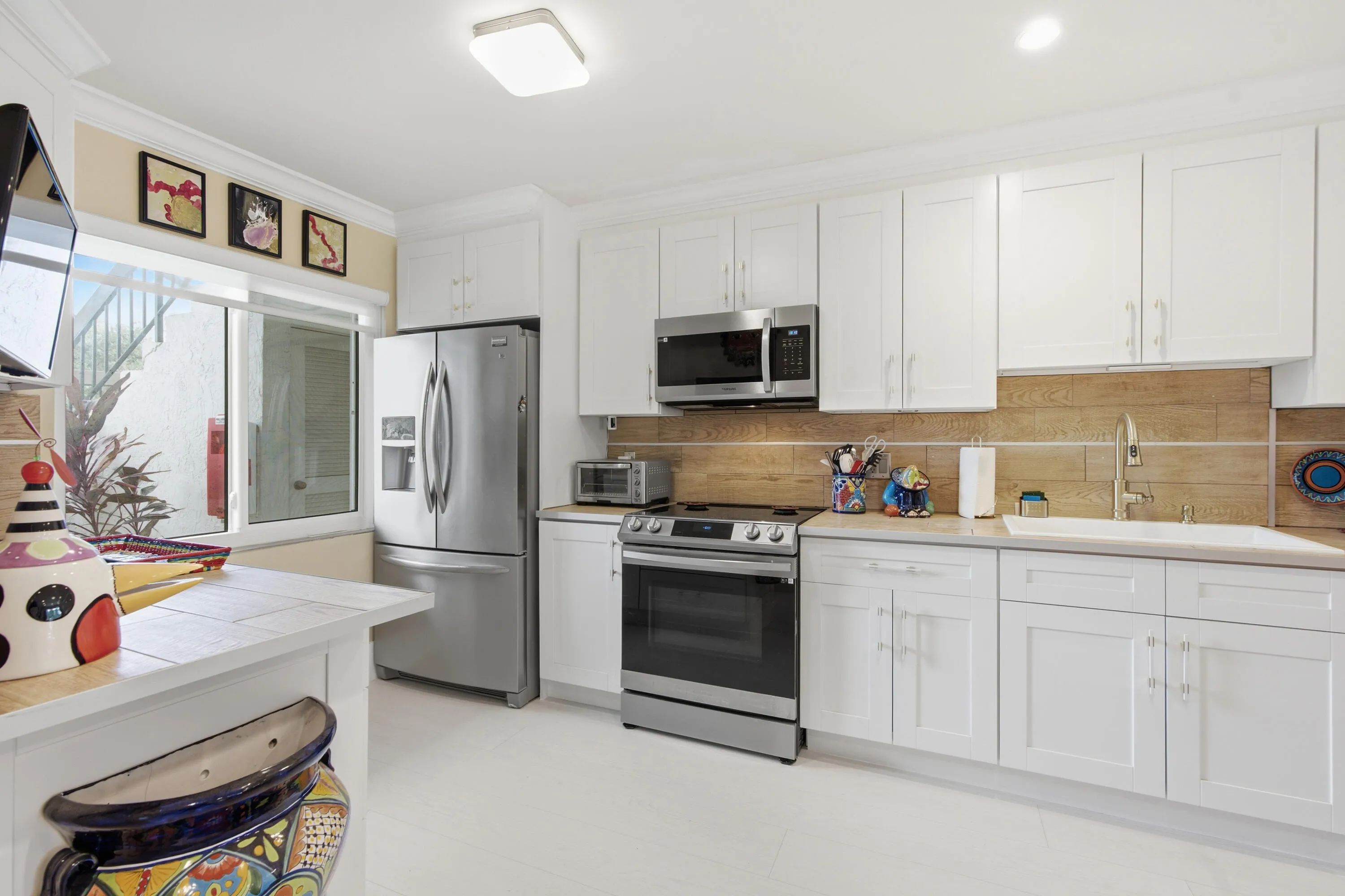 23_luxpro.media 9232 pecky cypress lane