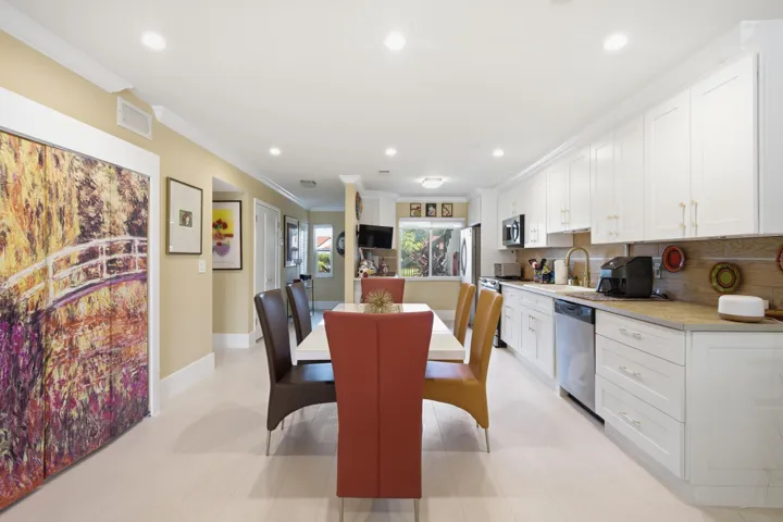 18_luxpro.media 9232 pecky cypress lane