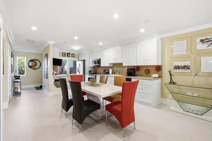 19_luxpro.media 9232 pecky cypress lane