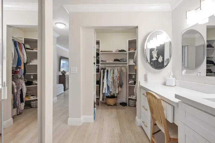32_luxpro.media 9232 pecky cypress lane