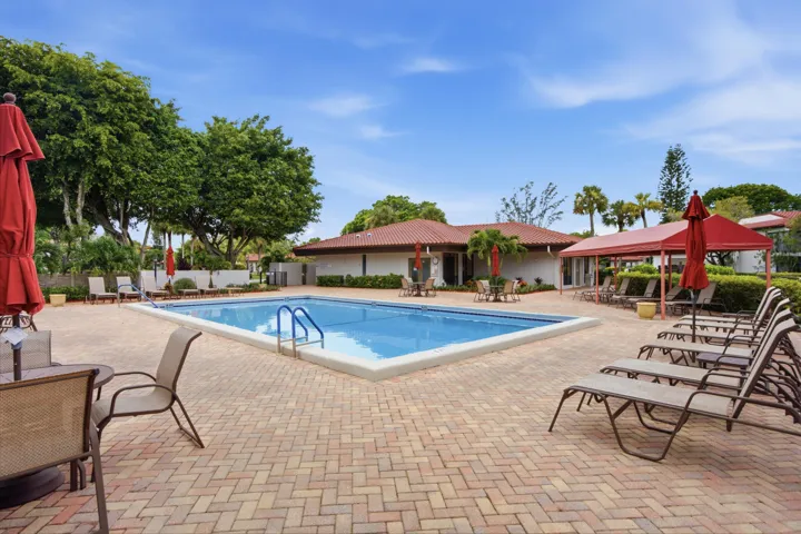45_luxpro.media 9232 pecky cypress lane