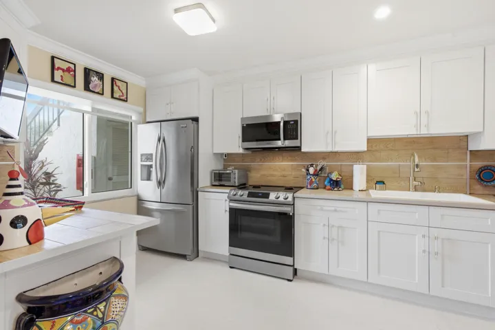 23_luxpro.media 9232 pecky cypress lane
