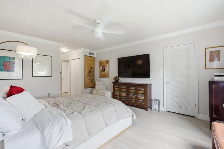 39_luxpro.media 9232 pecky cypress lane