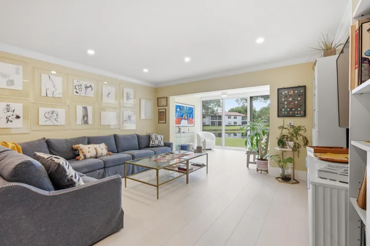 14_luxpro.media 9232 pecky cypress lane