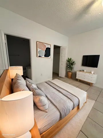 VIRTUALLY STAGED. UNIT IS EMPTY.