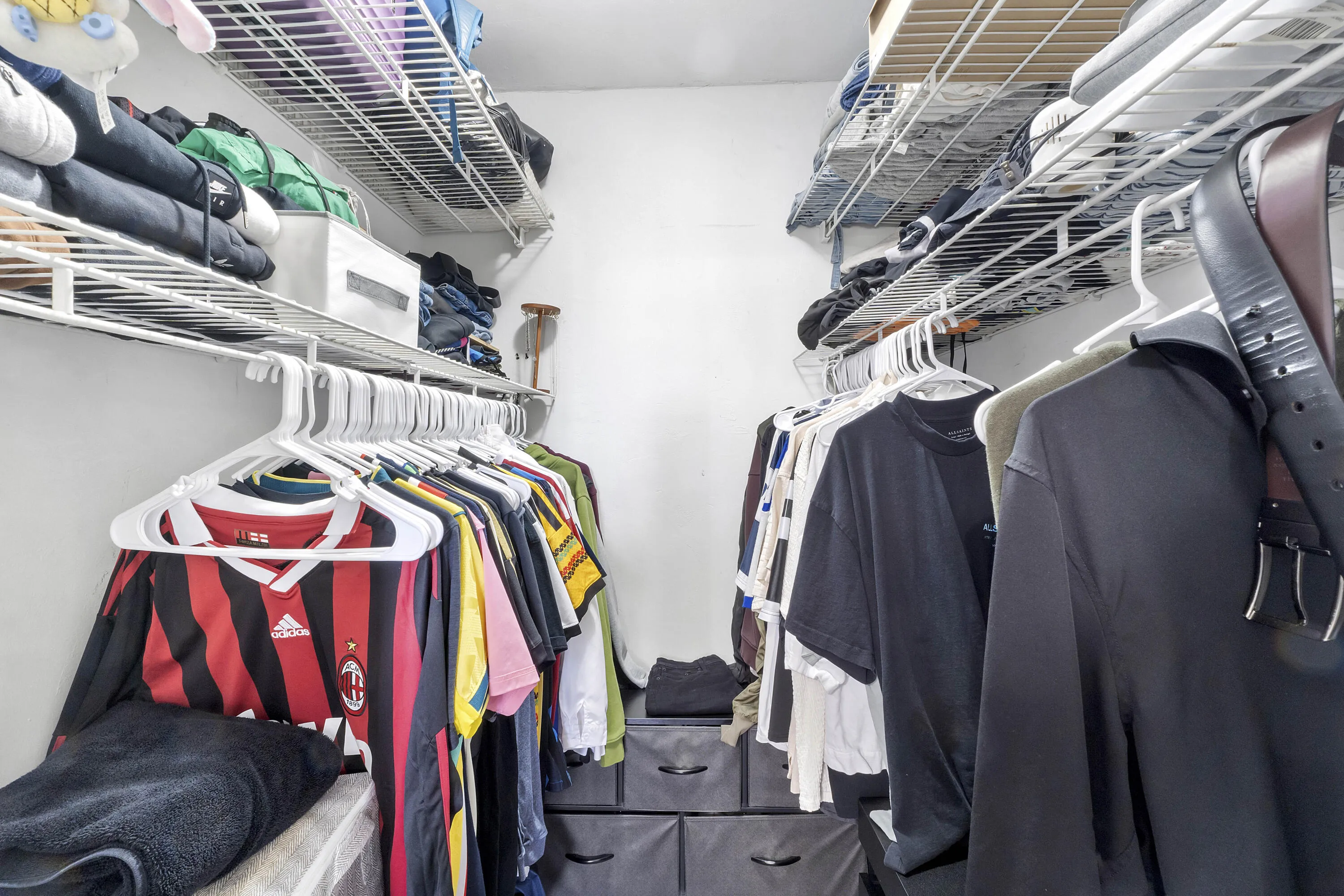 Large walk-in closets in each bedrooms