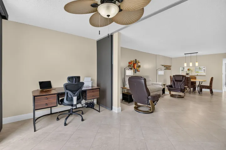 flexible living area - office or additional guest accomodations