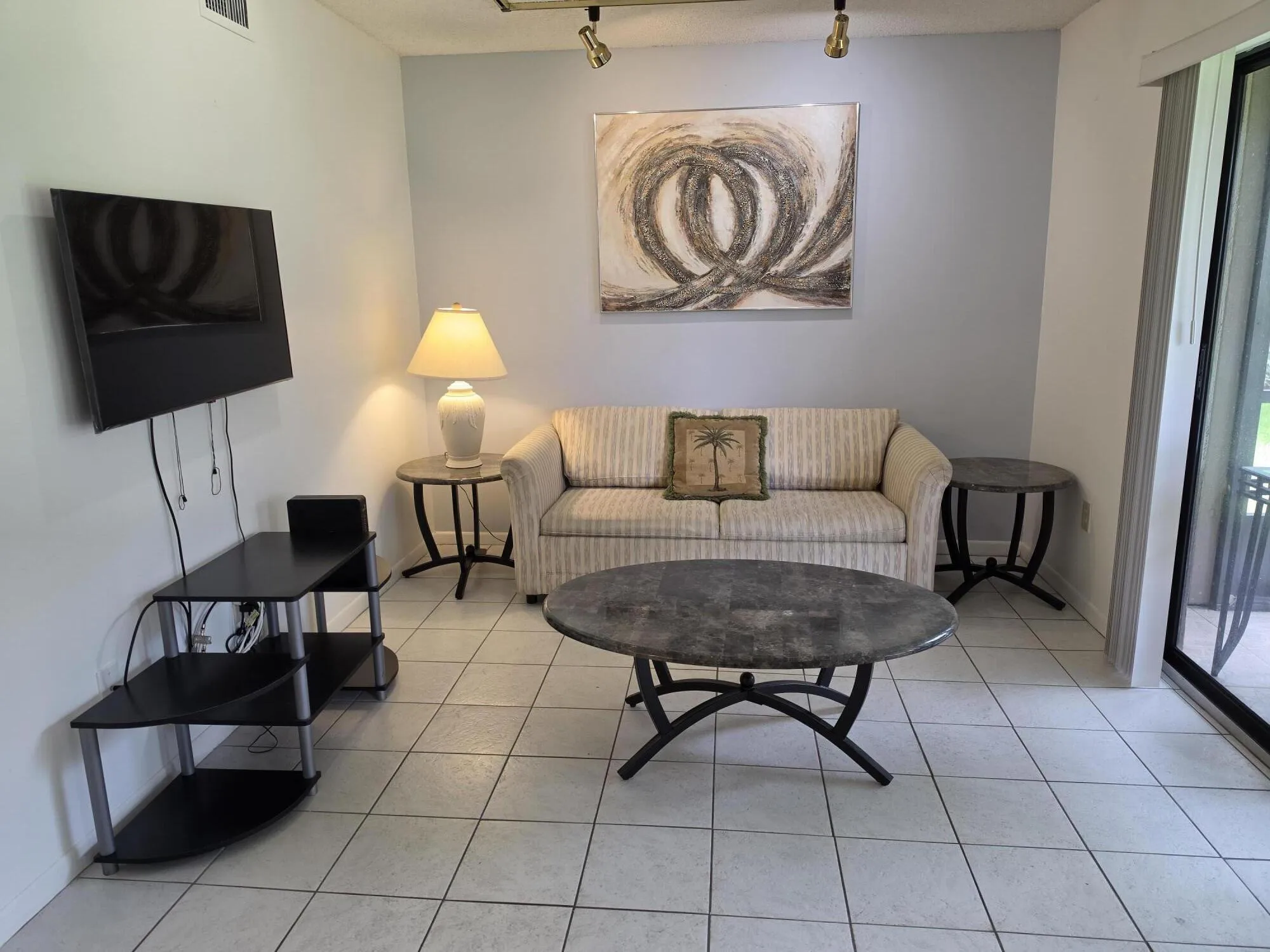 Den can also be used as a 3rd Bedroom