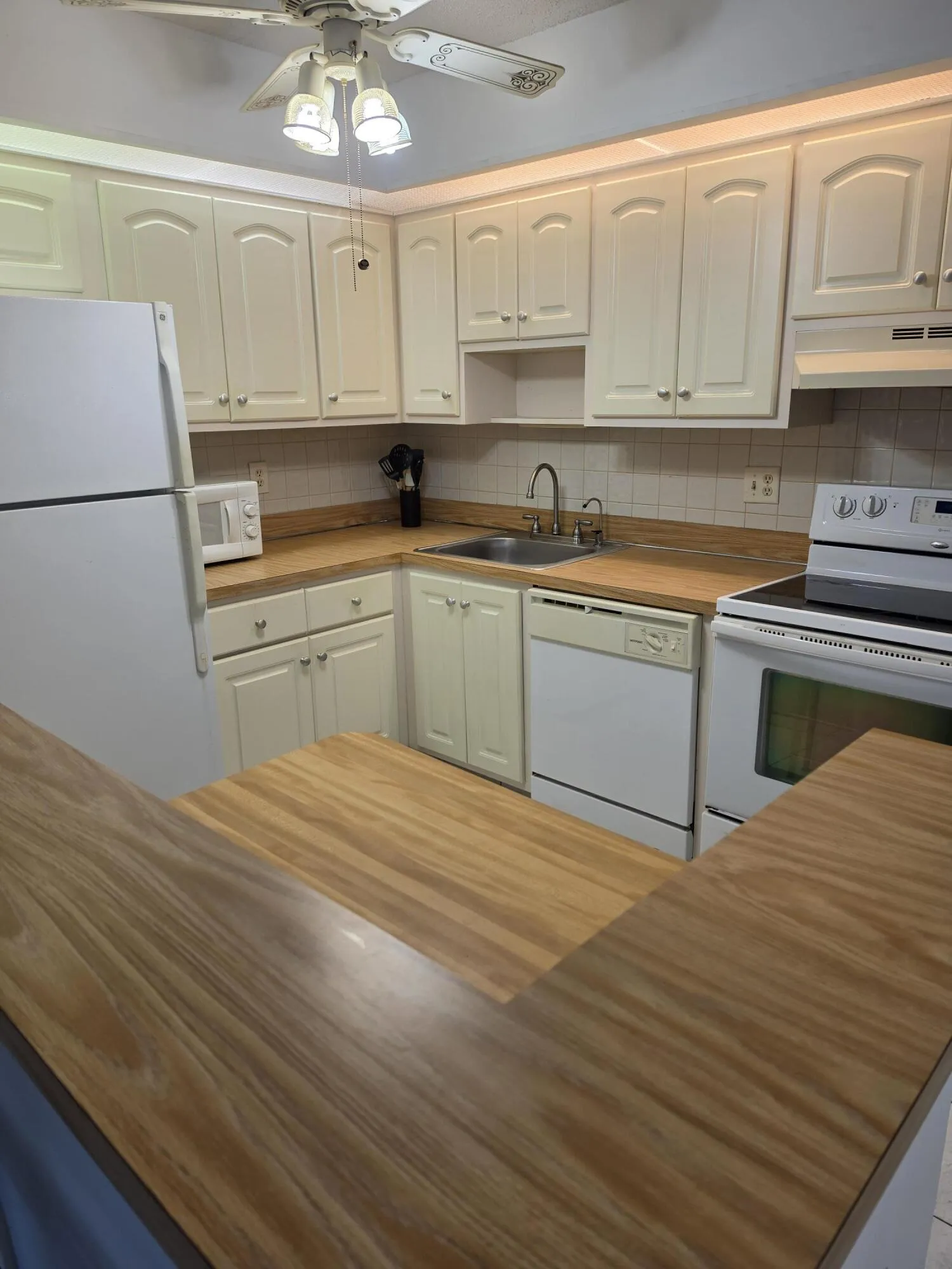 Kitchen with all White Appliances