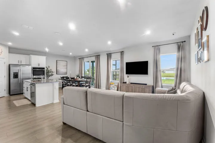 007-9362SerapisWay-PortStLucie-FL-34987-